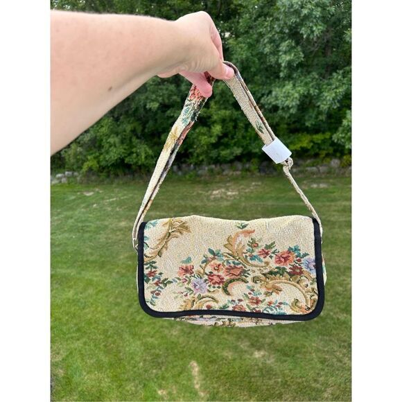 Vintage Floral Tapestry Shoulder Bag. Has lots of pockets/sections. Brown and Ta - Picture 1 of 7